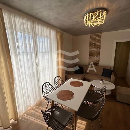 Yacht Club 573 Apartment Durres Ngoại thất bức ảnh