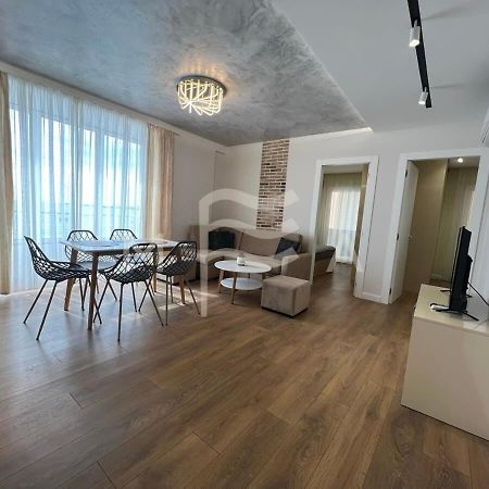 Yacht Club 573 Apartment Durres Ngoại thất bức ảnh